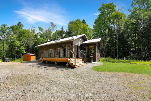 1462 Minnicock Lake Rd, Haliburton, ON, K0M1S0 | Card Image