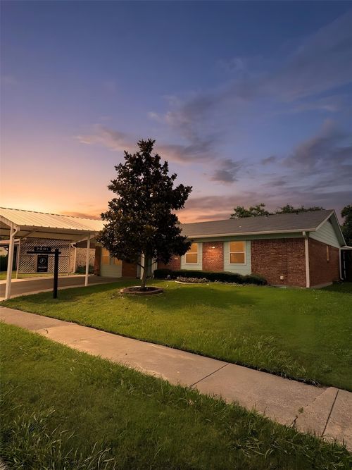 12113 Baron Dr, Balch Springs, TX, 75180-3307 | Card Image