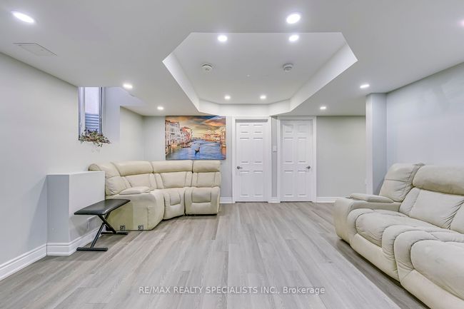 328 Valleyway Dr, House other with 8 bedrooms, 6 bathrooms and 4 parking in Brampton ON | Image 31
