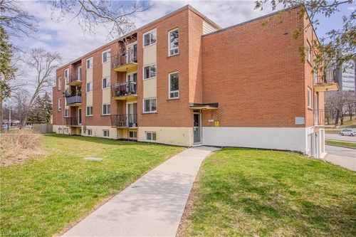 6-371 Dale Cres, Waterloo, ON, N2J3Y6 | Card Image