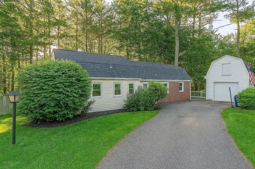 70 Bardin St, Hanover, MA, 02339-2838 | Card Image