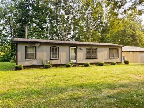 54223 Garrett Rd, Dowagiac, MI, 49047-9304 | Card Image