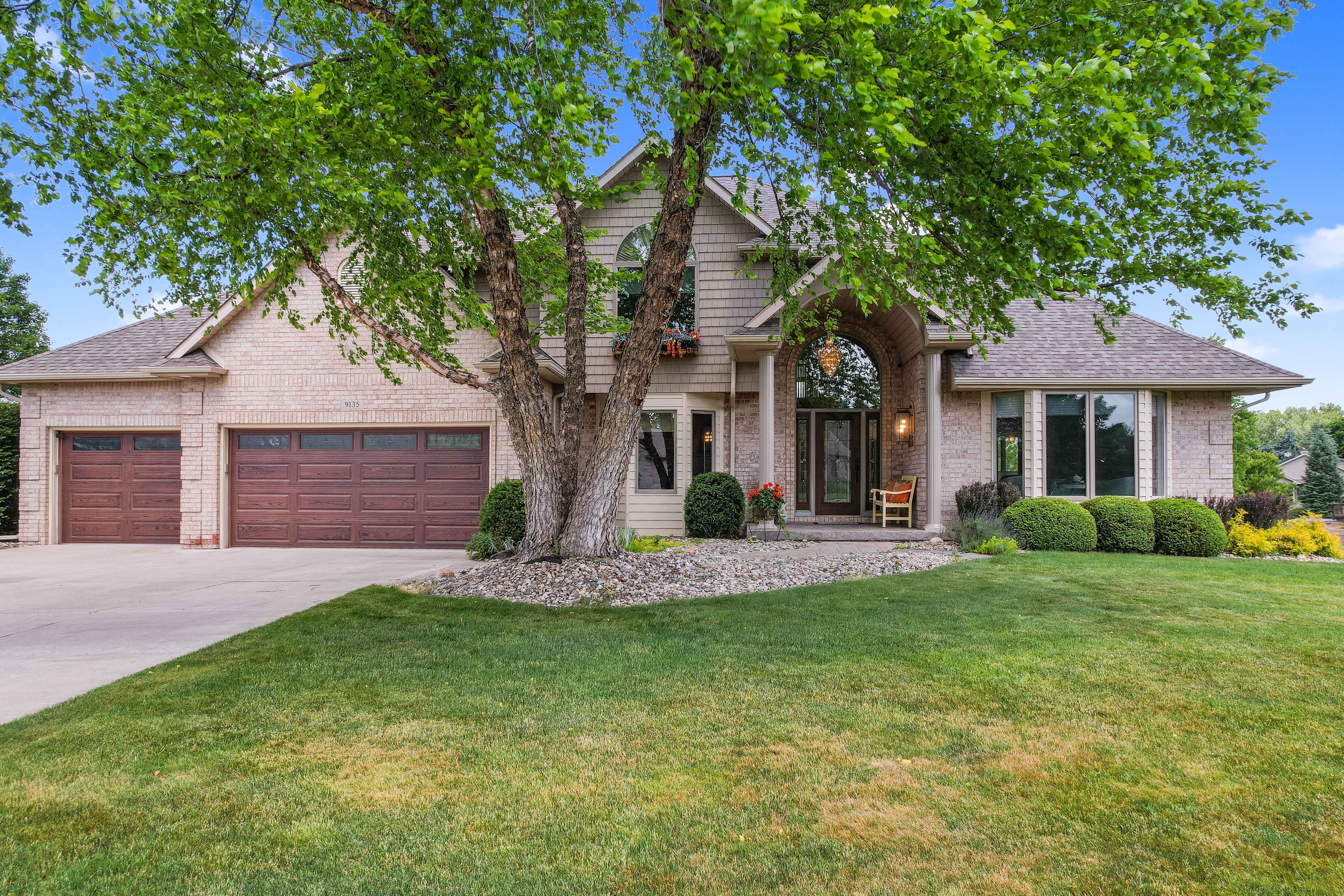 Hummingbird Ln, Grand Ledge, MI 48837