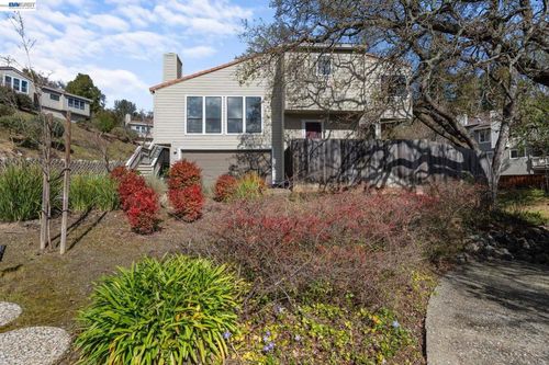 14 Heritage Oaks Rd, Pleasant Hill, CA, 94523-1621 | Card Image