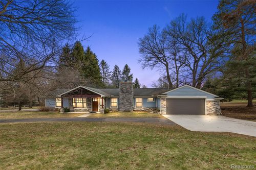 1246 Christian Hills Dr, Rochester Hills, MI, 48309-2846 | Card Image