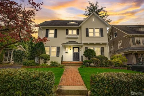 6 Warren Pl, Montclair, NJ, 07042-2534 | Card Image