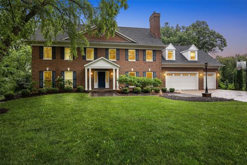 3016 Forest Gate Cir Ne, Iowa City, IA, 52240-7907 | Card Image
