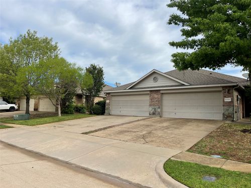 1332 Piedmont Dr, Mansfield, TX, 76063-6042 | Card Image