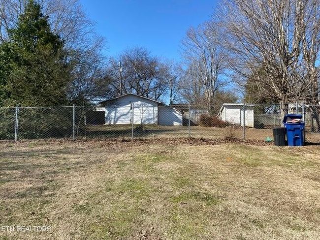 712 Netherton Dr, House other with 4 bedrooms, 1 bathrooms and 3 parking in Madisonville TN | Image 4