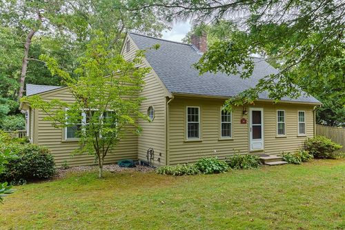 15 Hunters Trl, Sandwich, MA, 02563-2701 | Card Image