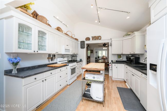 338 Navesink River Rd, House other with 4 bedrooms, 3 bathrooms and null parking in Red Bank NJ | Image 10