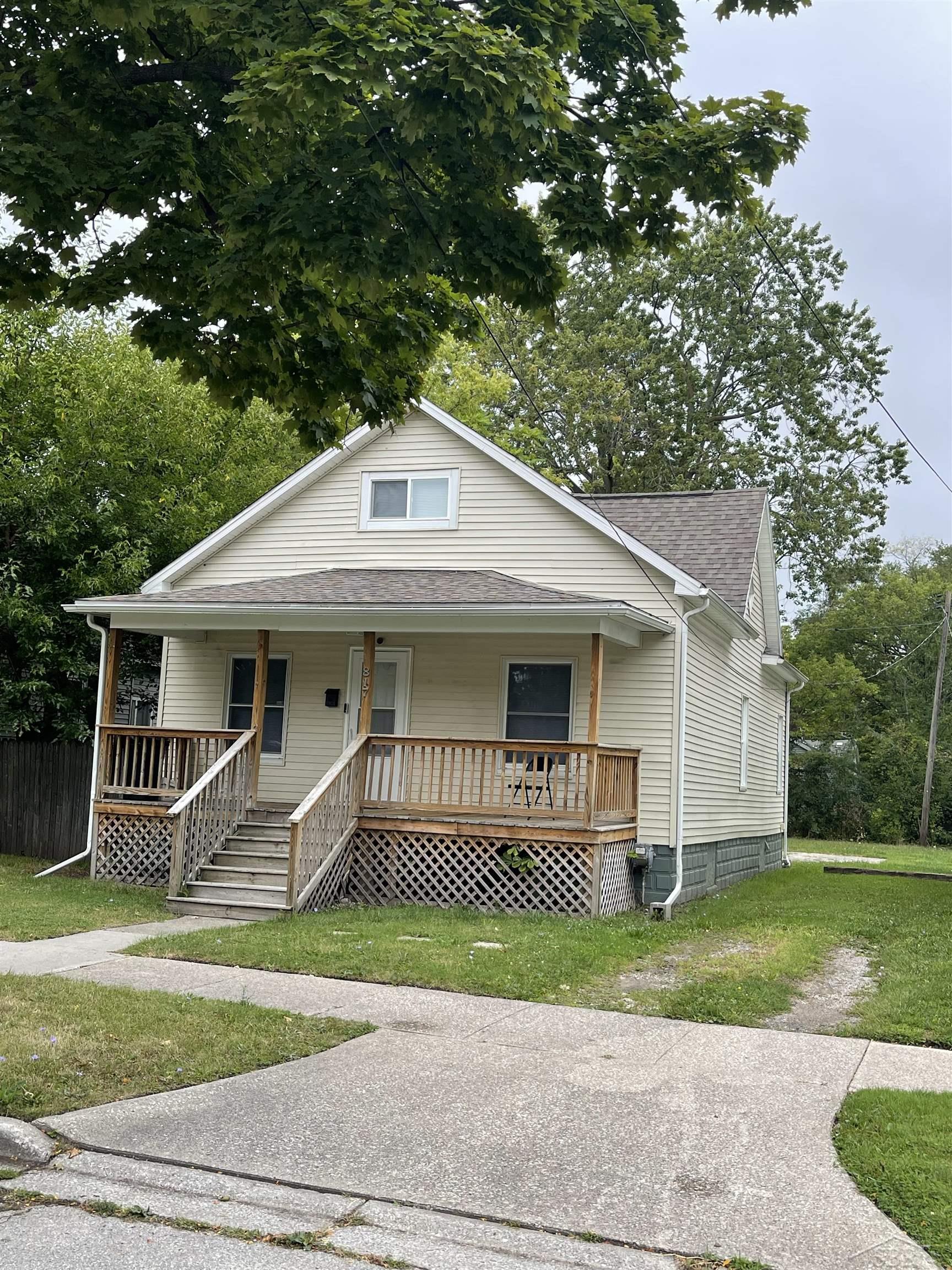 Oakley St, Saginaw, MI 48602