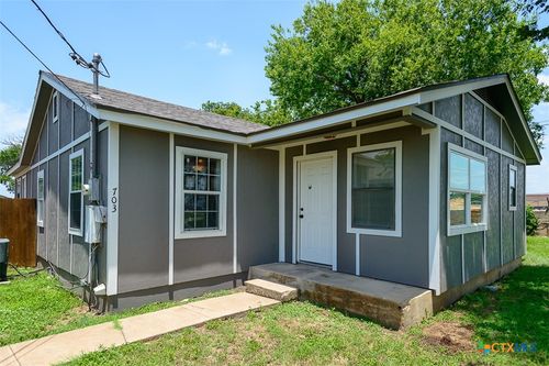 703 W Avenue O, Belton, TX, 76513-4120 | Card Image