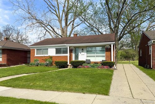 22030 Church St, Oak Park, MI, 48237-2642 | Card Image
