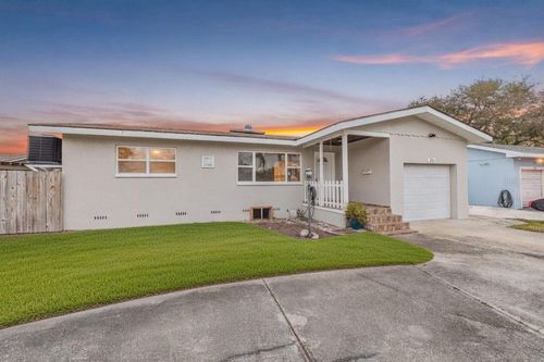 211 89th Ave N, ST PETERSBURG, FL, 33702-3205 | Card Image