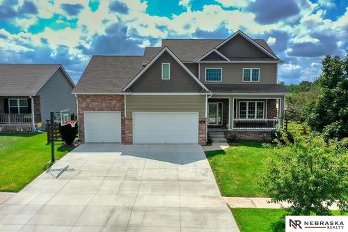 9441 Southern Sky Cir, Lincoln, NE, 68505-2076 | Card Image