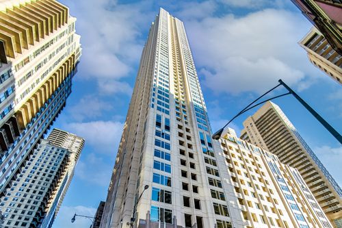 25b-33 W Ontario St, Chicago, IL, 60654-7766 | Card Image