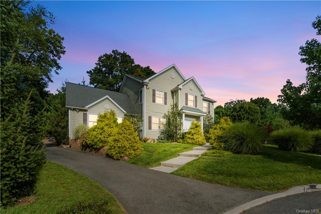 Clarion Dr, White Plains, NY 10603