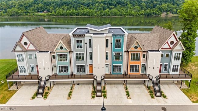 505 Harbor Point, Townhouse with 3 bedrooms, 2 bathrooms and null parking in Williamstown WV | Image 2