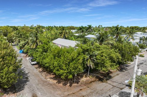 1301 Atlantic Dr, Key West, FL, 33040-5007 | Card Image