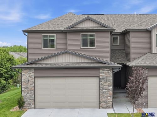 8200 Ventura Pl, Lincoln, NE, 68505-3326 | Card Image