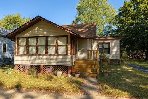 943 Charles St, Aurora, IL, 60506-3768 | Card Image