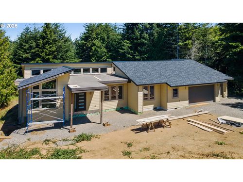 62039 Double Eagle Rd, Coos Bay, OR, 97420-5336 | Card Image
