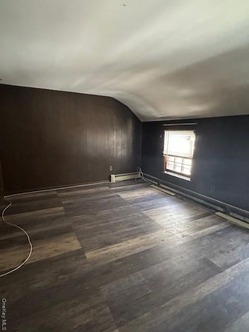 188 W Woodland Dr, Wading River, NY, 11792 | Card Image