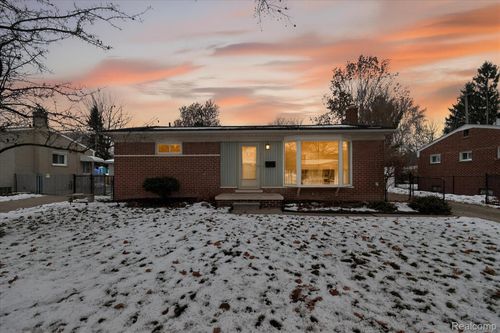 22856 S Brookside Dr, Dearborn Heights, MI, 48125-2327 | Card Image