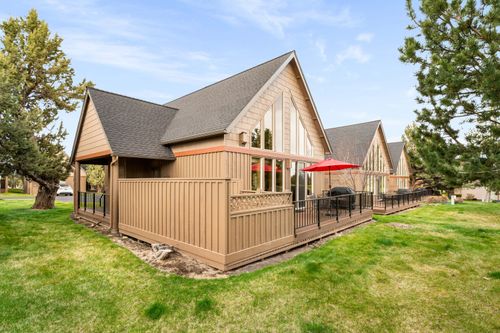 8588 Red Wing Ln, Redmond, OR, 97756-7356 | Card Image