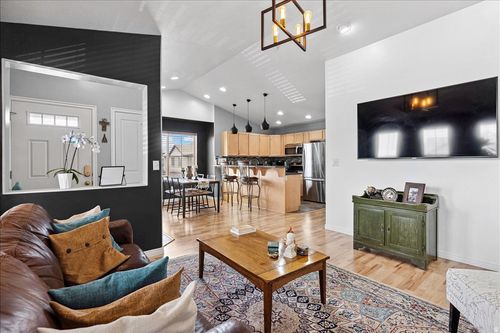 1049 Allington Dr, North Salt Lake, UT, 84054-5023 | Card Image