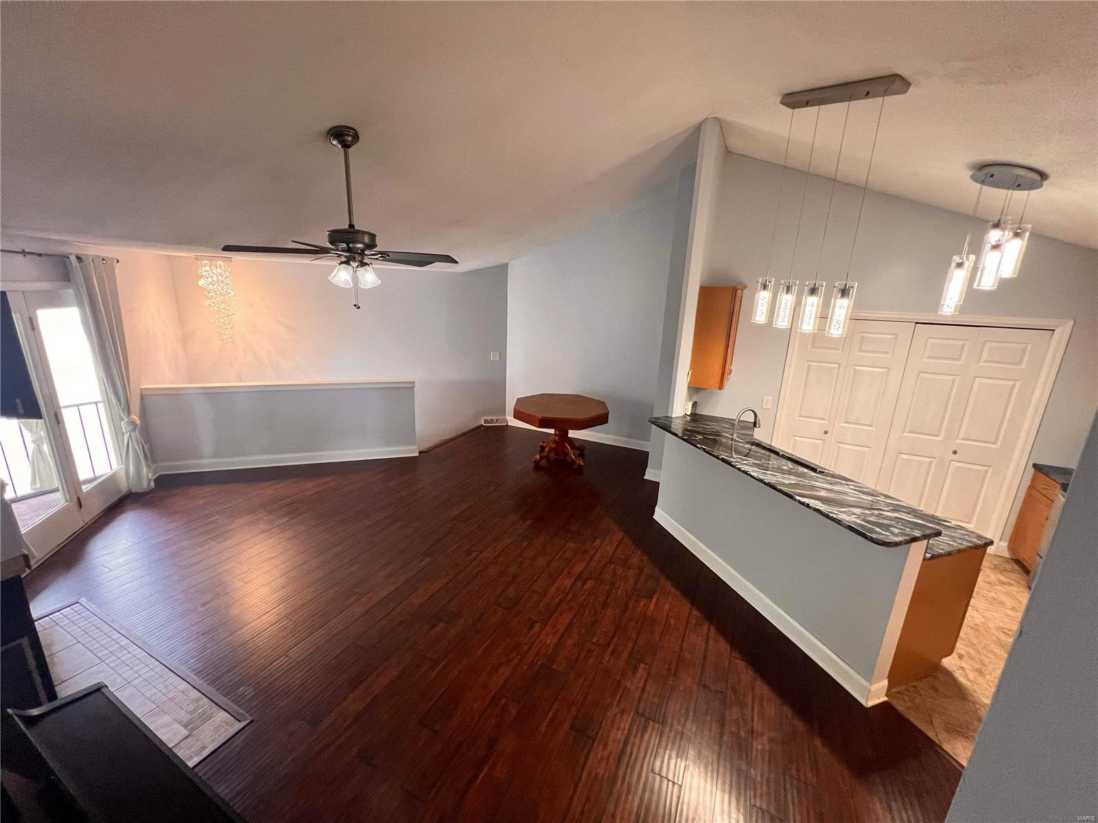 Park DE Ville Pl, Columbia, MO 65203