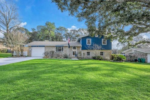 27 Magnolia Avenue, Shalimar, FL, 32579 | Card Image