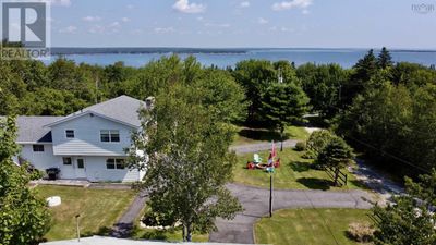 32 Maple Dr, House other with 4 bedrooms, 2 bathrooms and null parking in Liverpool NS | Image 2