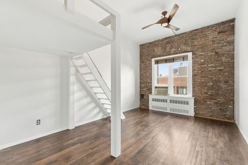 5f-100 W 15th St, New York, NY, 10011-6704 | Card Image
