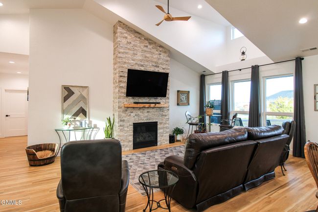 8127 Hawktree Dr, Townhouse with 3 bedrooms, 2 bathrooms and null parking in Bismarck ND | Image 25