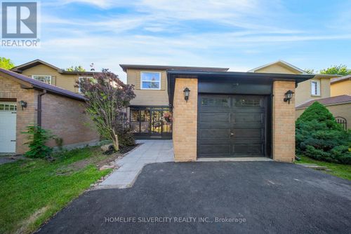 3 Folkstone Cres, Brampton, ON, L6T3M4 | Card Image