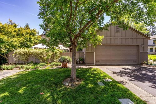 701 Amherst Cir, Sonoma, CA, 95476 | Card Image