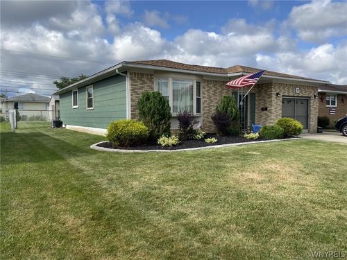 33 E Toulon Dr, Cheektowaga, NY, 14227-3109 | Card Image