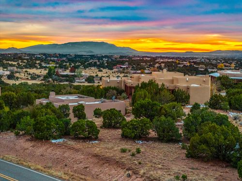 1 Paseo Del Venado, Santa Fe, NM, 87506-7986 | Card Image