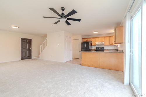 27365 Park Ct, Madison Heights, MI, 48071-3447 | Card Image