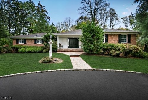 102 Mohawk Rd, Short Hills, NJ, 07078-3004 | Card Image