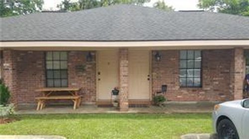 6 Rosewood Pl, Hammond, LA, 70401-2951 | Card Image