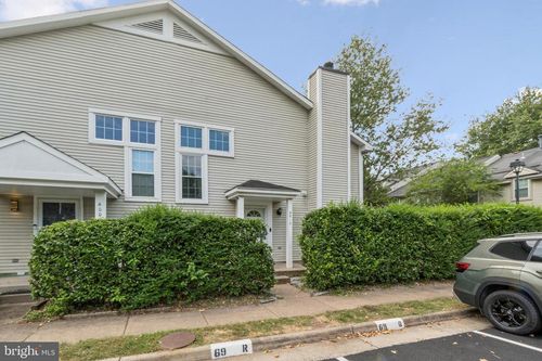 6012 Havener House Way, CENTREVILLE, VA, 20120-3224 | Card Image