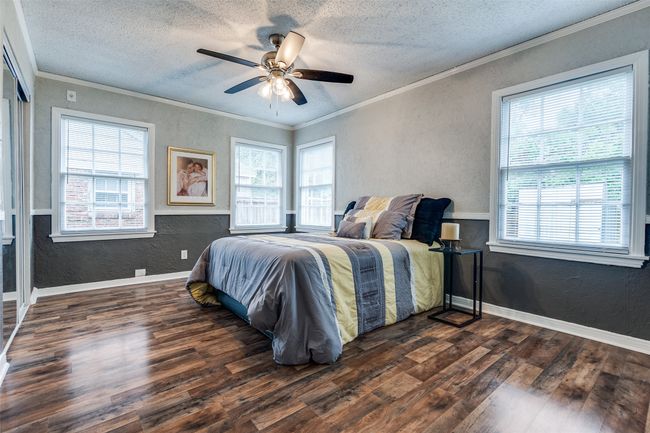 Very large closet | Image 18