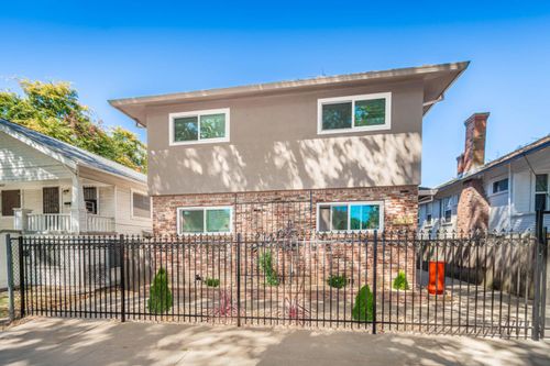 1213 V St, Sacramento, CA, 95818-1464 | Card Image