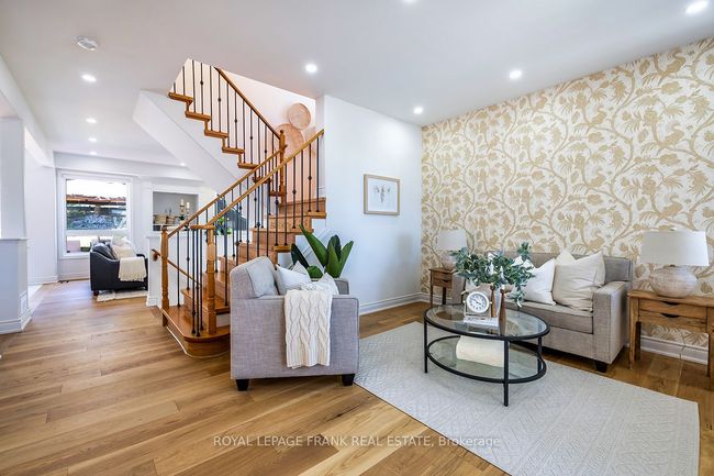 1533 Clearbrook Dr, House other with 5 bedrooms, 4 bathrooms and 2 parking in Oshawa ON | Image 6