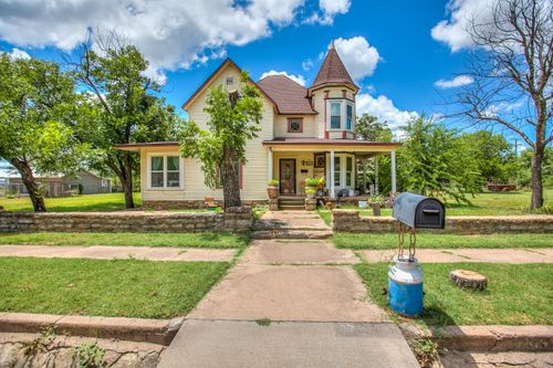 205 N 9th Street, Ballinger, TX, 76821 | Card Image