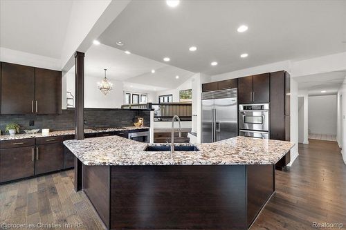 1194 Eagle Nest Ct, Milford, MI, 48381-2730 | Card Image