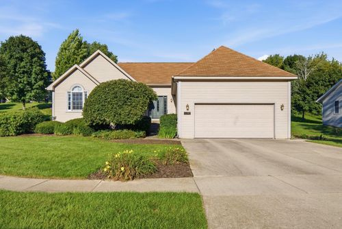 809 Tuckaway Ct, Twin Lakes, WI, 53181-9399 | Card Image